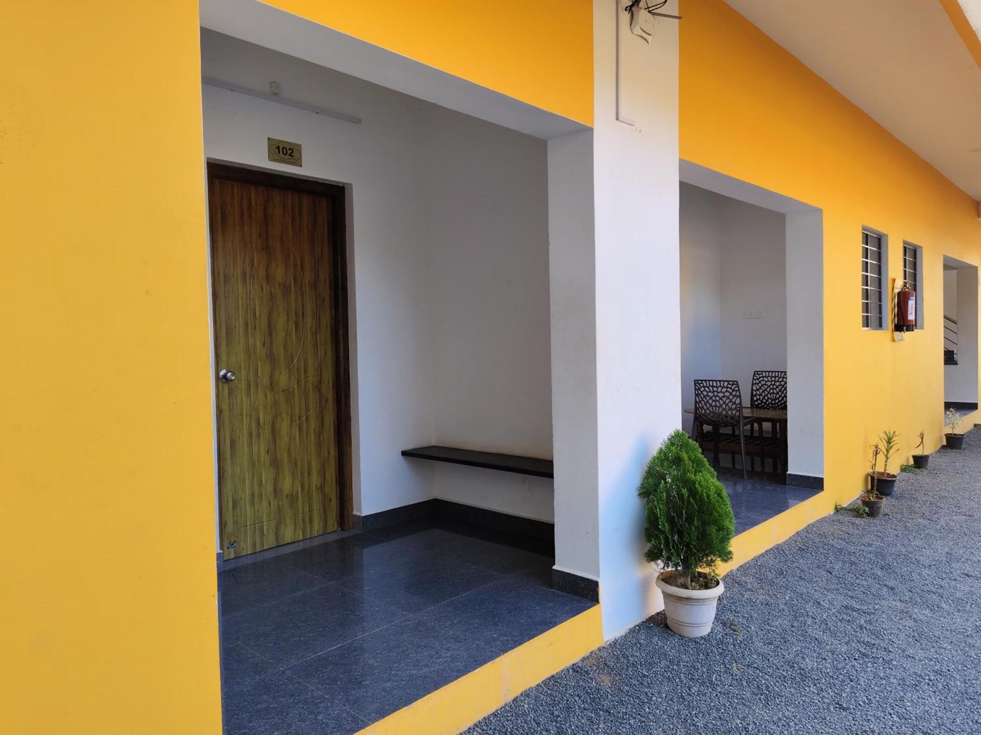 De' Capital Hotel Pondicherry Exterior photo