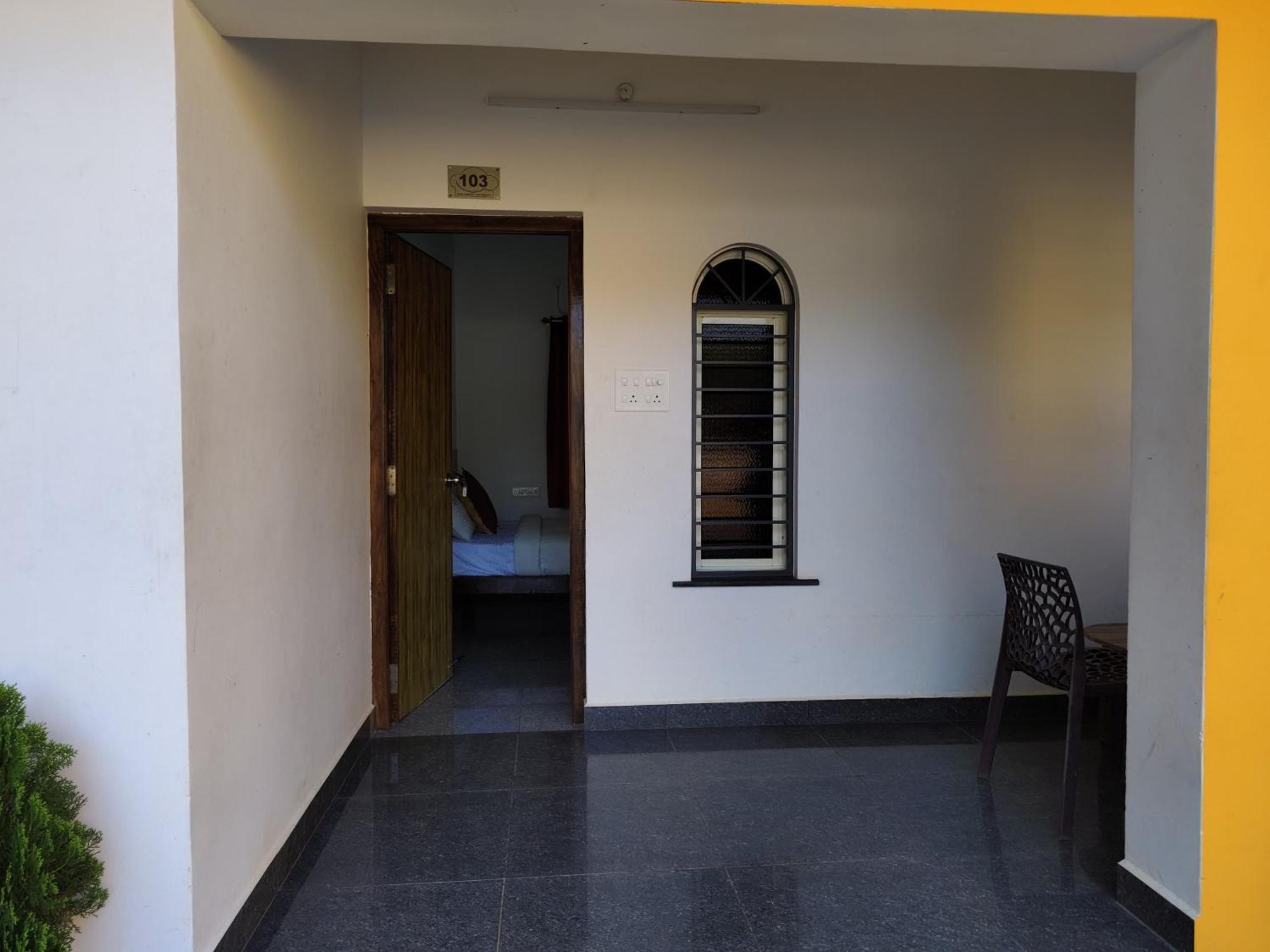 De' Capital Hotel Pondicherry Exterior photo